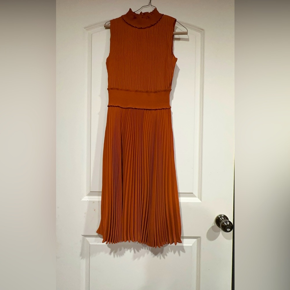 Dress - Picture 2 of 2